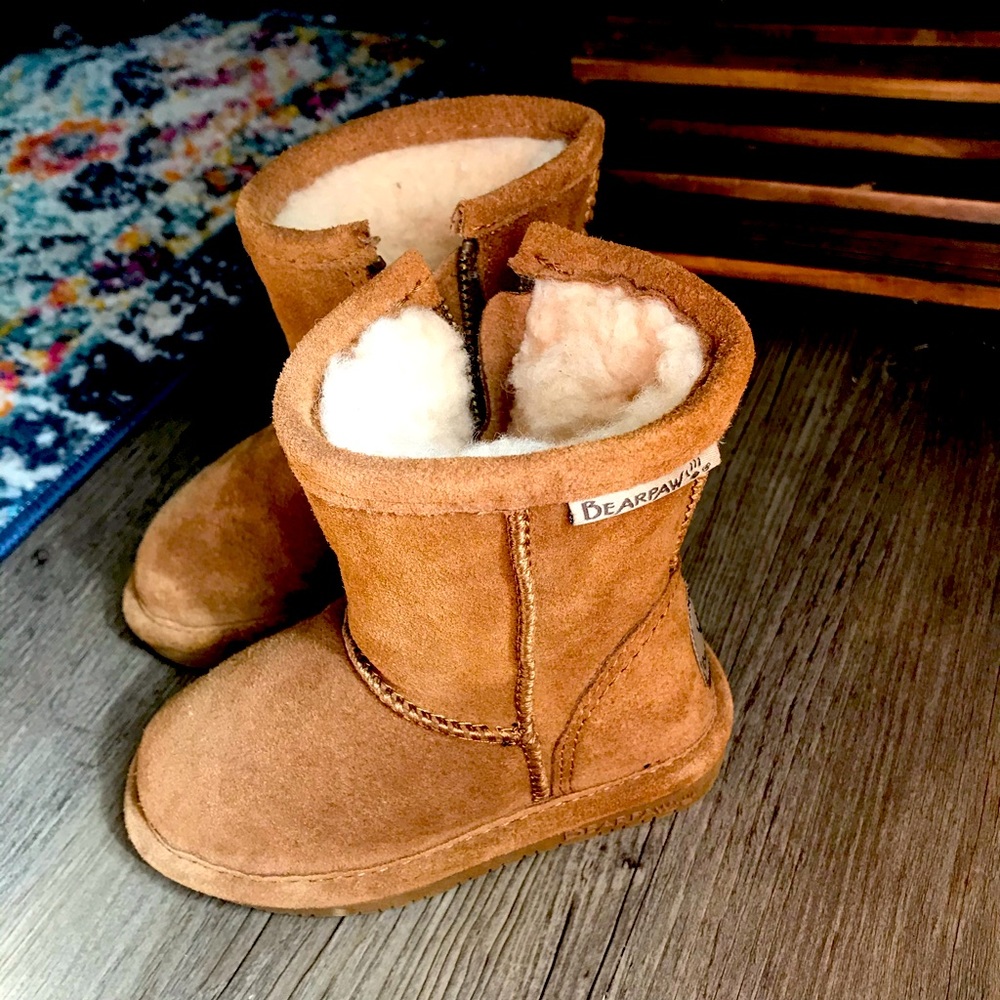BearPaw toddler boot